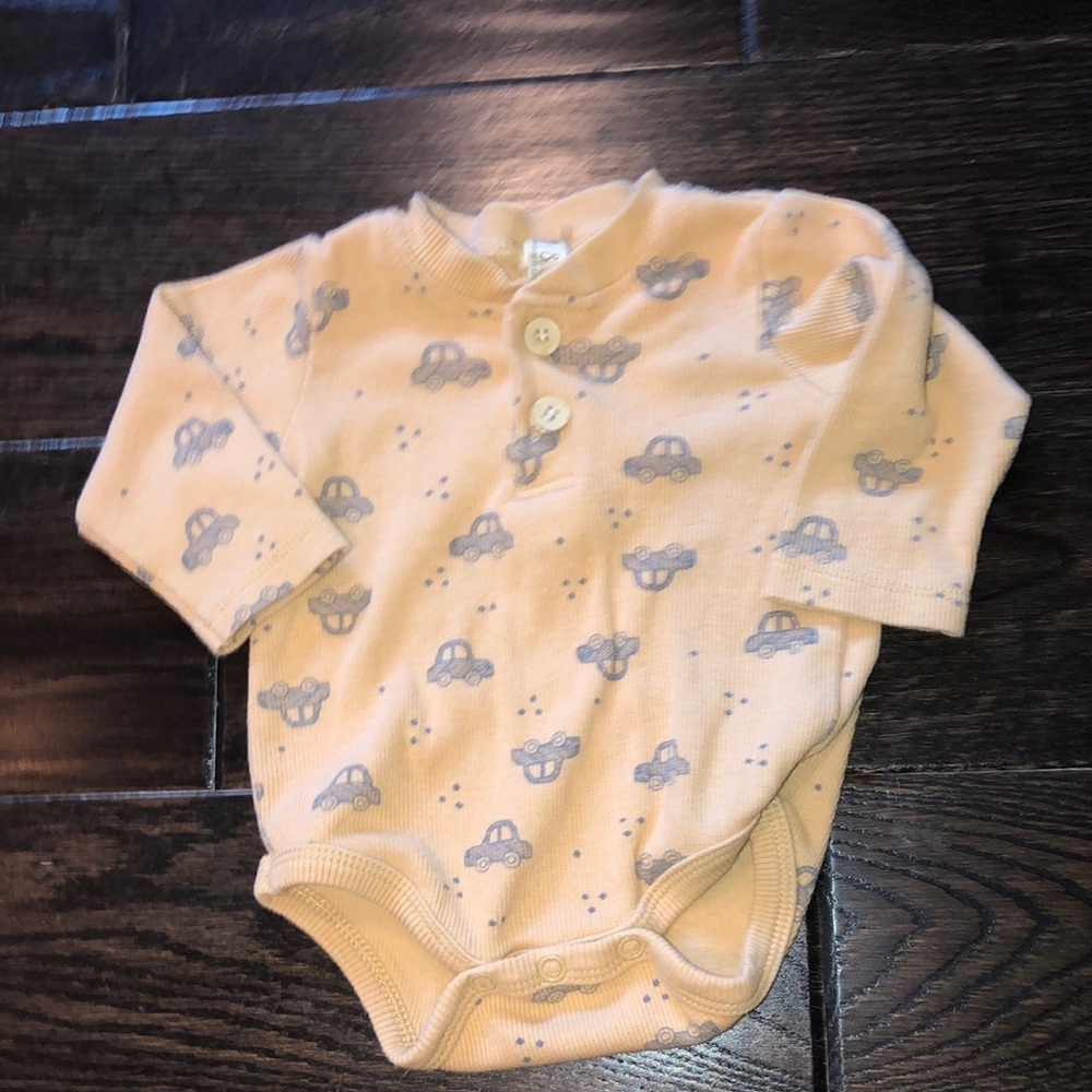 Liam & James adorable one piece with cars print size 0-3 months